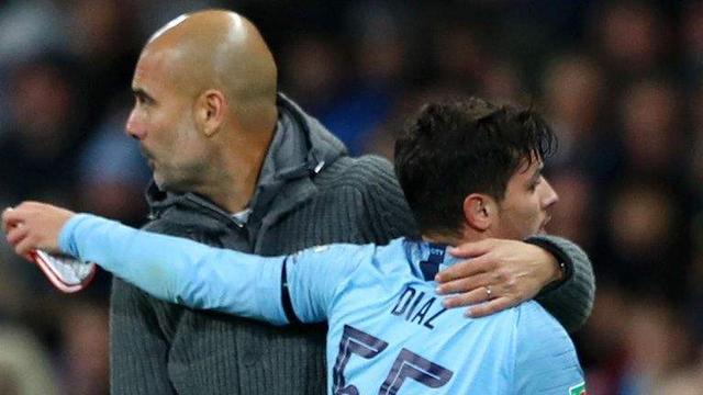 两人用不同 两人用不同