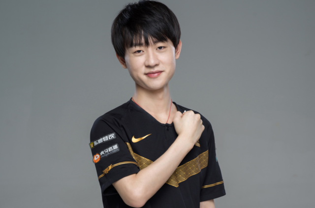 全球首支！英媒：皇马成单赛季收入达10亿欧元足球俱乐部环球时报.