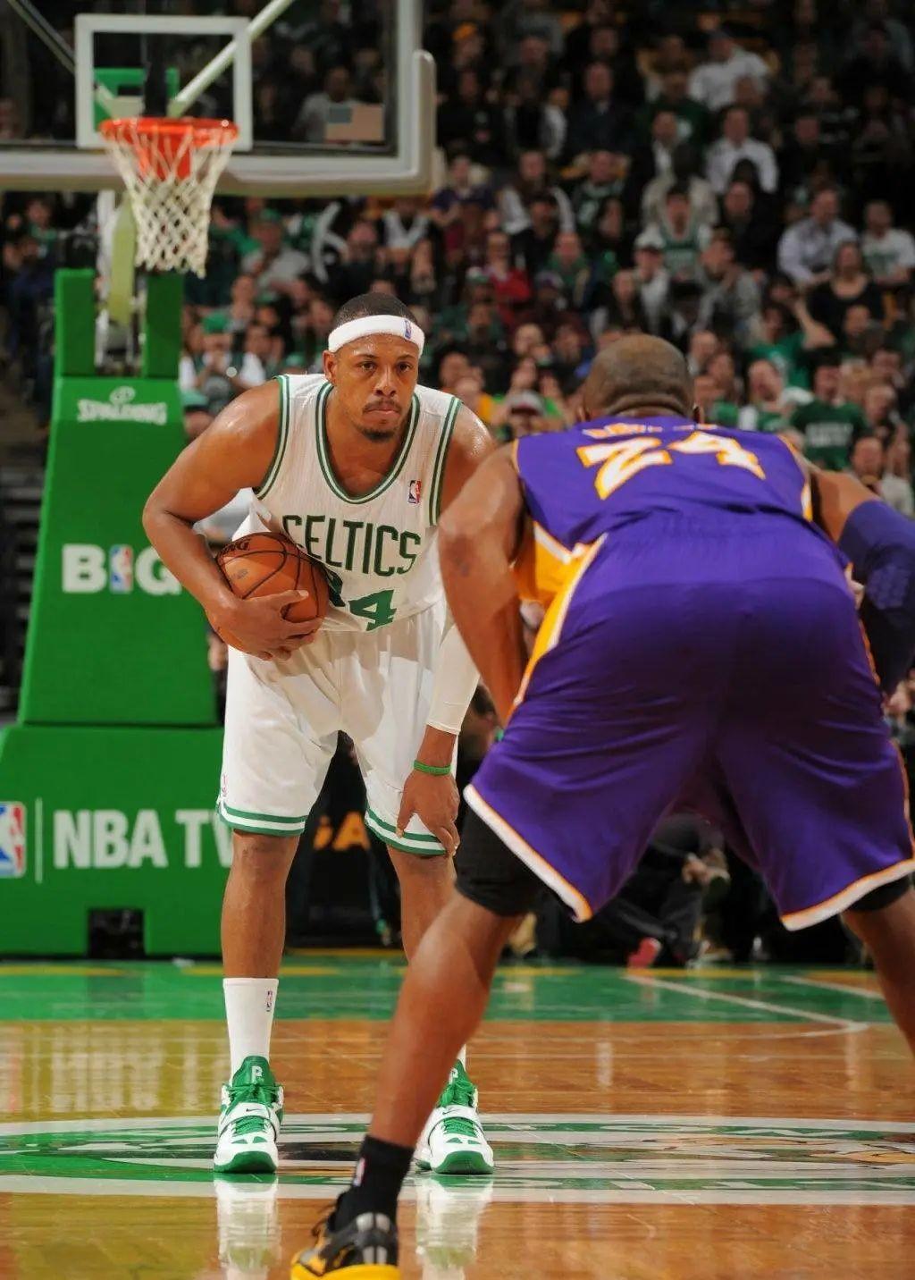 积极防守典范！威少三连点抢前场板 补进得分诠释拼搏精神